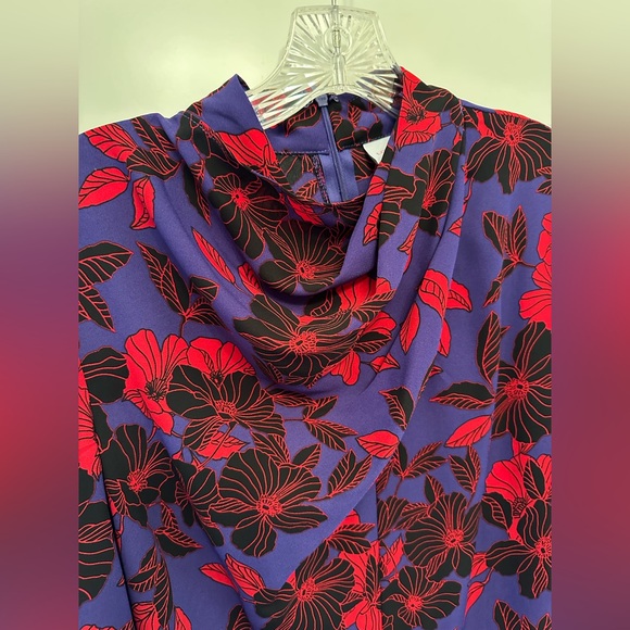 Liz Claiborne Ladies Blouse – Size Large – Purple, Red & Black Floral - Picture 4 of 7